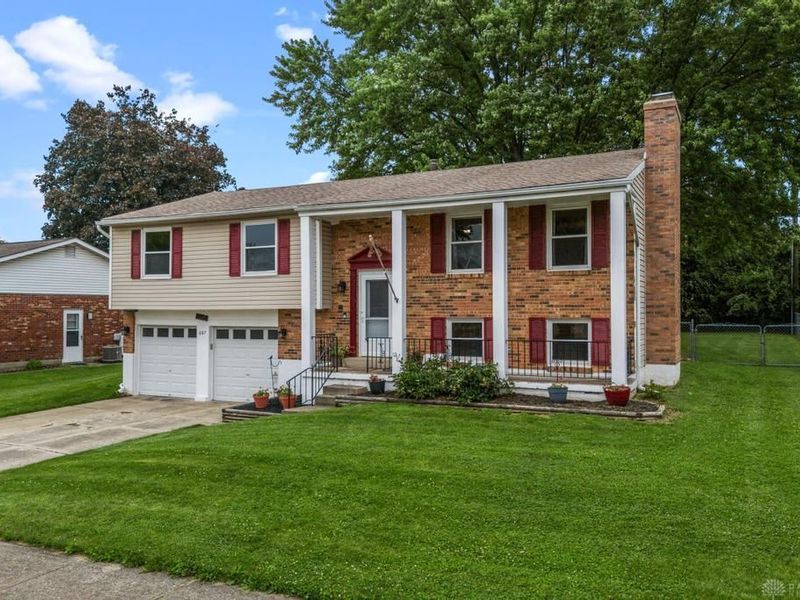 687 Eden Roc Drive, Xenia, OH 45385 Photo 2