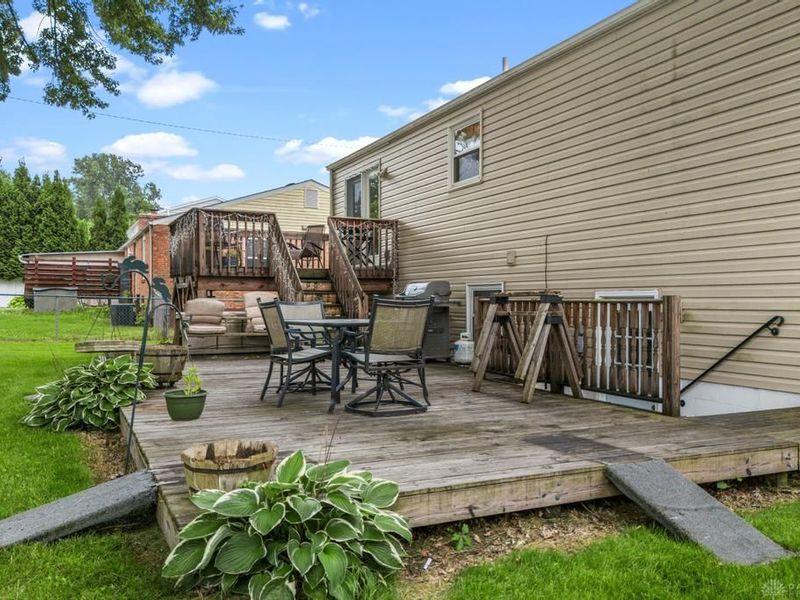 687 Eden Roc Drive, Xenia, OH 45385 Photo 5