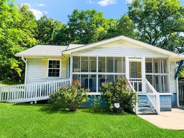 906 Martin Luther King Jr Street , Rockmart, GA 30153