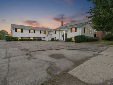 102 East Avenue, Lockport, NY 14094