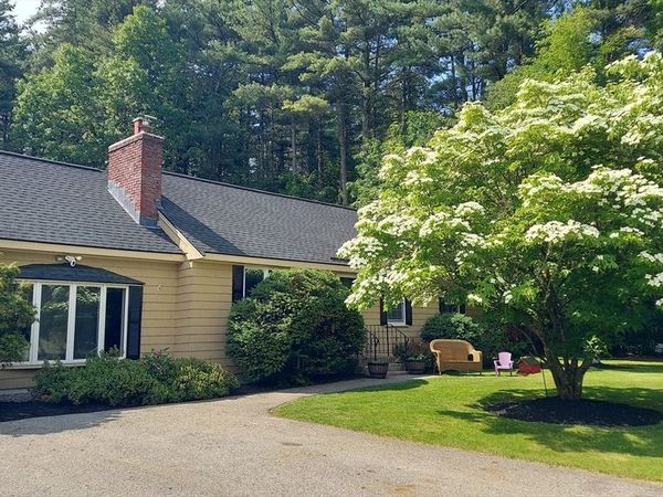 20 Constantine Dr, Tyngsborough, MA 01879