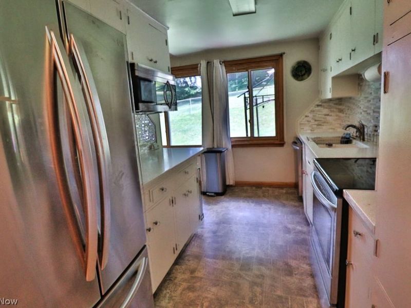 1601 Marion Drive, Coshocton, OH 43812 Photo 8