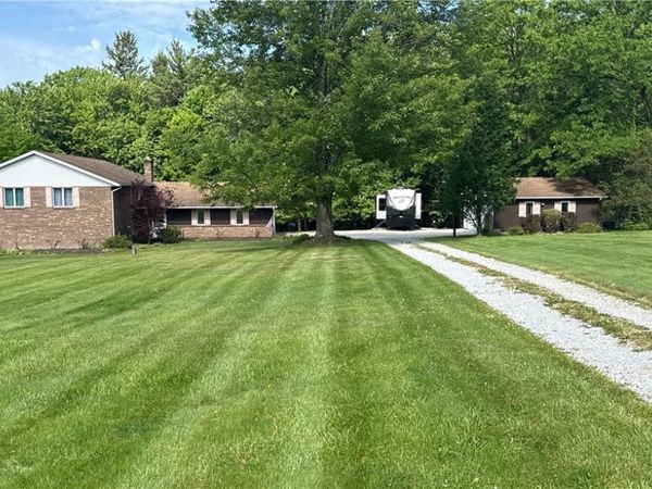 33 Eggleston Road , Aurora, OH 44202