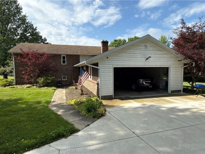33 Eggleston Road , Aurora, OH 44202 Photo 3