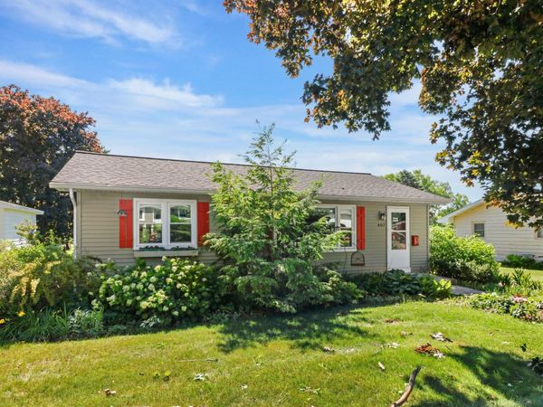 407 S 4th Street, Mount Horeb, WI 53572