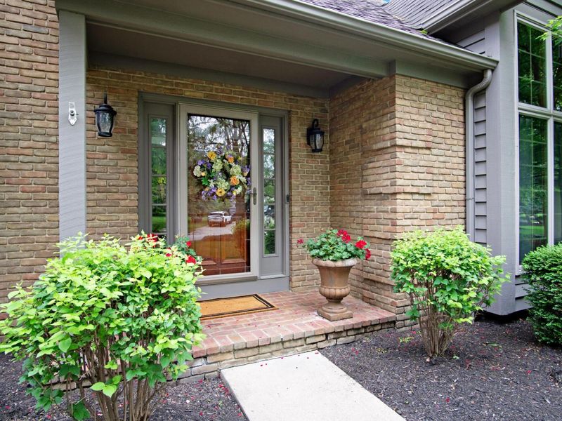 5650 Loch Broom Circle, Dublin, OH 43017 Photo 2