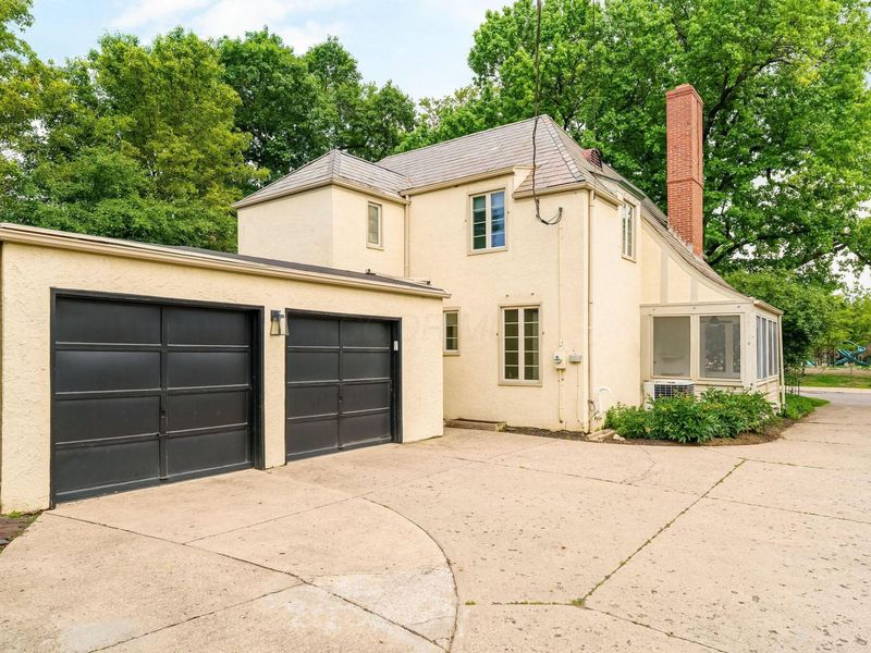 1741 Barrington Road, Upper Arlington, OH 43221 Photo 2