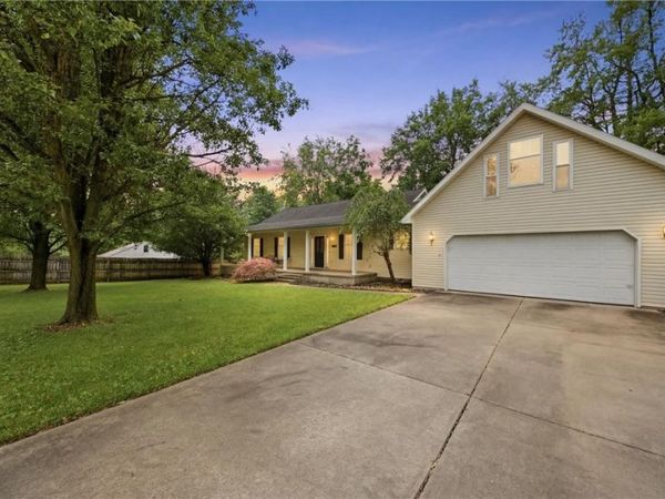 4826 1st Avenue , Parkersburg, WV 26101