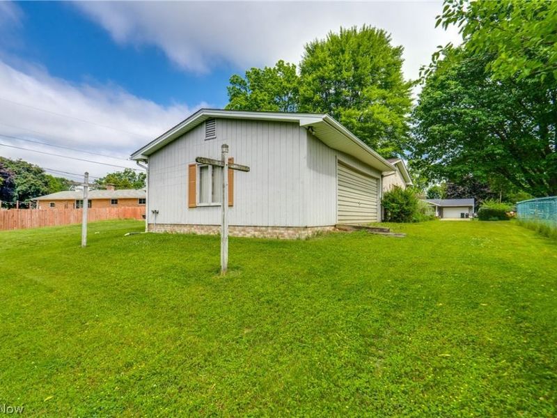 3120 Bambi Street NW, Canton, OH 44709 Photo 22