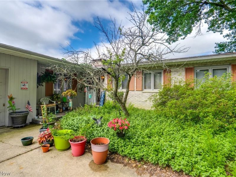 3120 Bambi Street NW, Canton, OH 44709 Photo 3