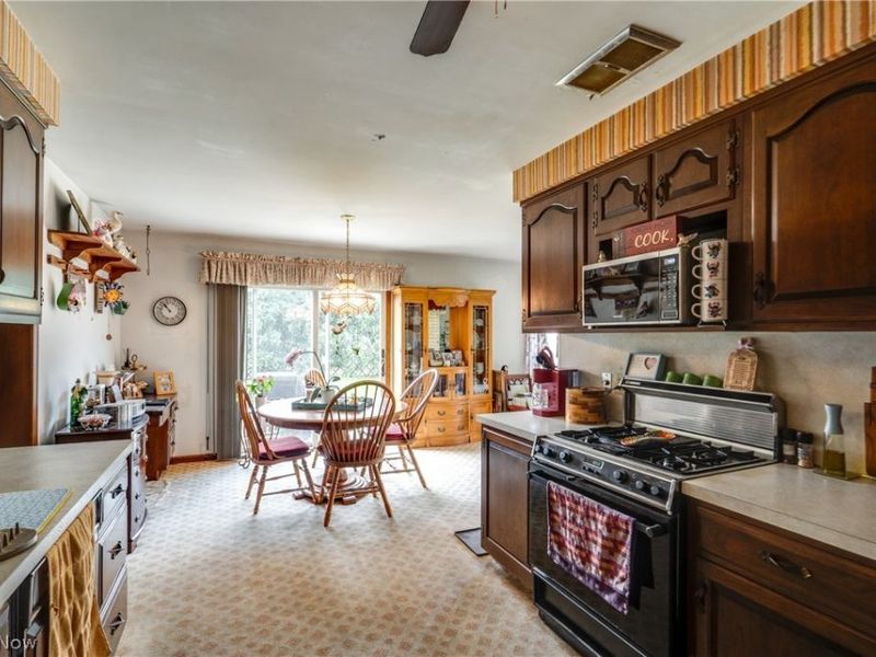 3120 Bambi Street NW, Canton, OH 44709 Photo 5