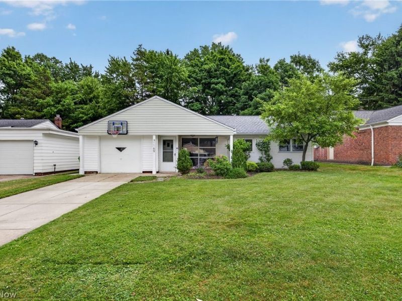 1169 Ranchland Drive , Mayfield Heights, OH 44124 Photo 2
