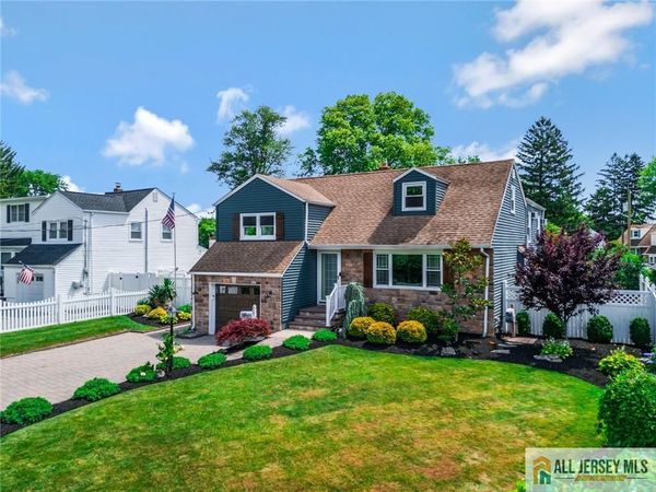 7 Center Place , Middlesex, NJ 08846
