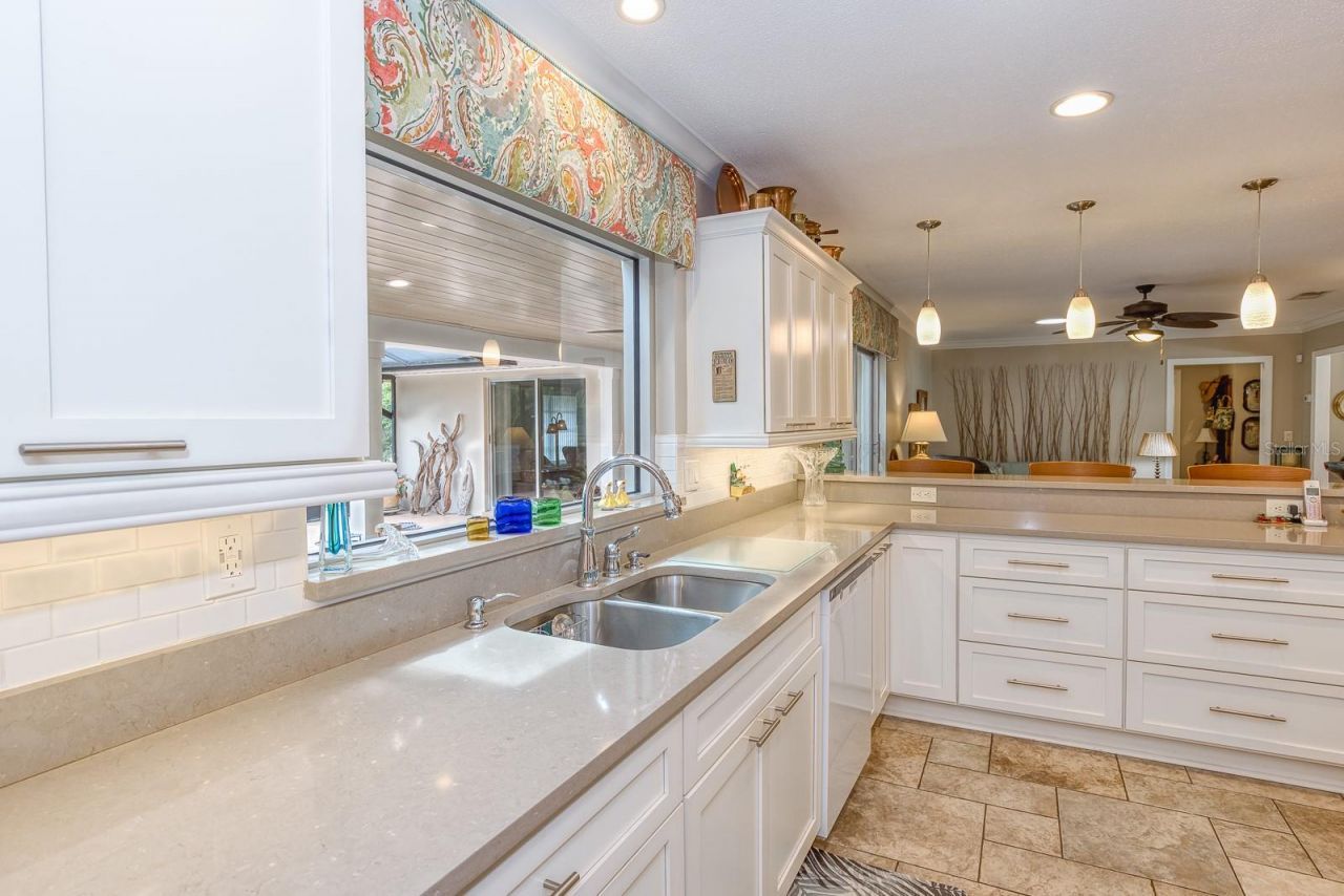 900 N Citrus Avenue, Howey in the Hills, FL 34737 Photo