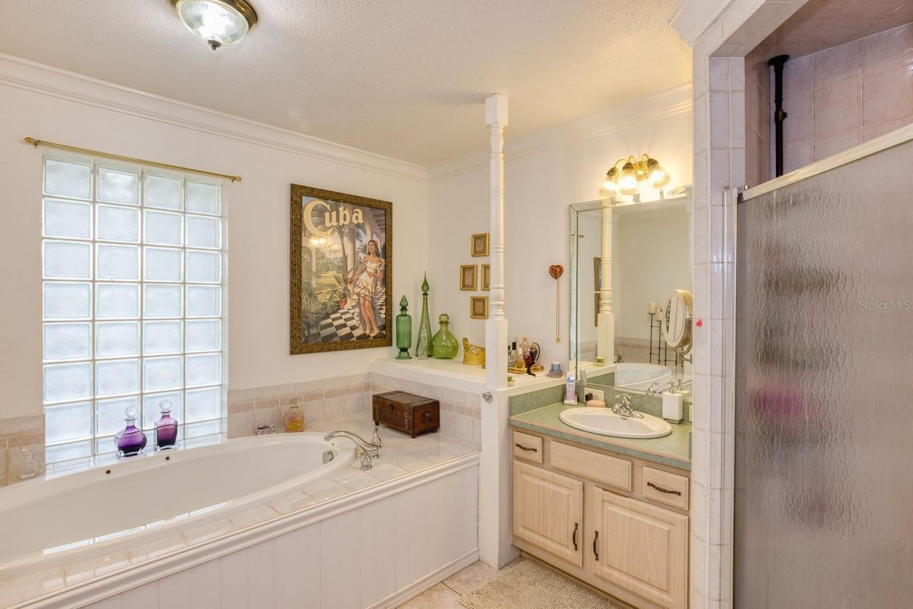 900 N Citrus Avenue, Howey in the Hills, FL 34737 Photo