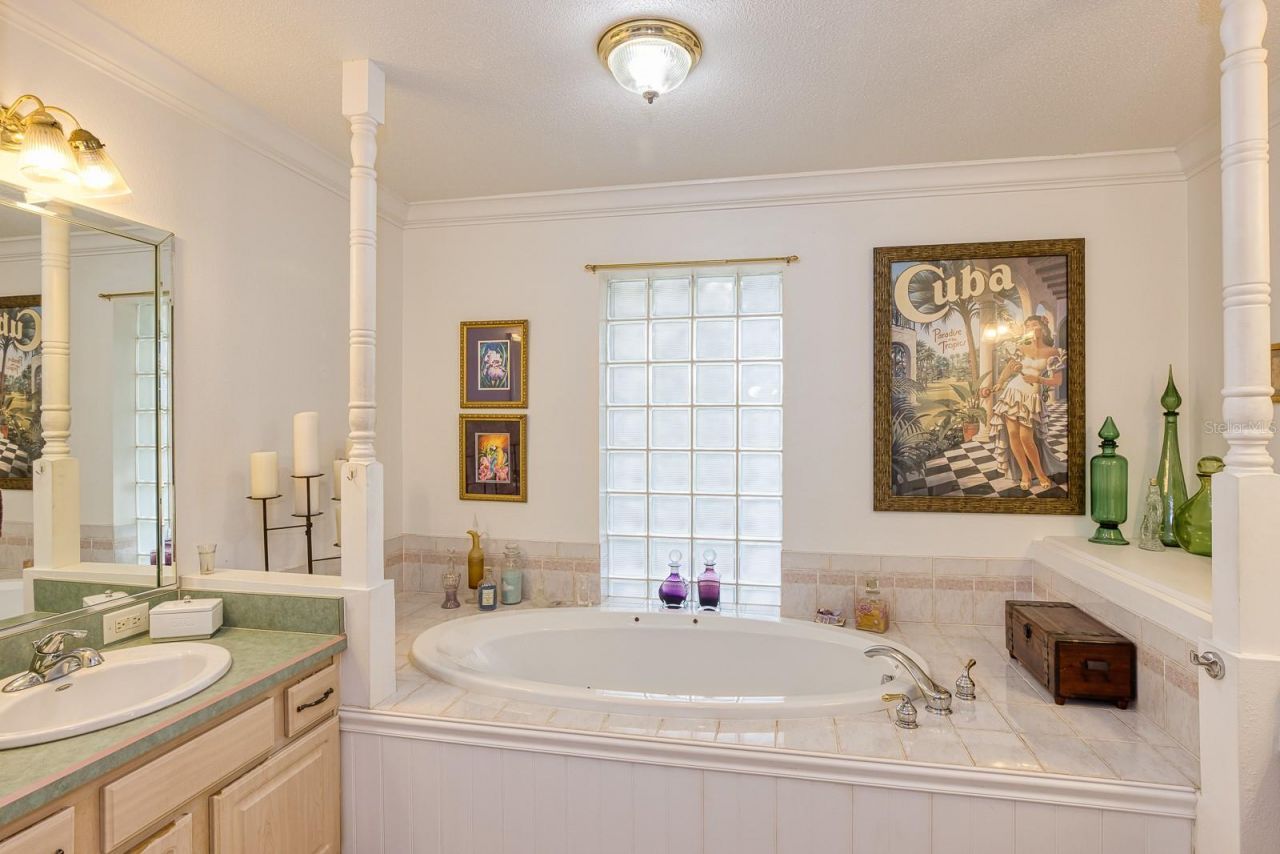 900 N Citrus Avenue, Howey in the Hills, FL 34737 Photo