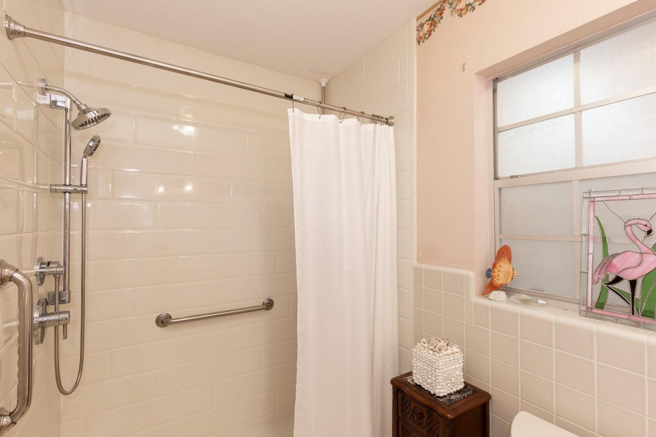 900 N Citrus Avenue, Howey in the Hills, FL 34737 Photo