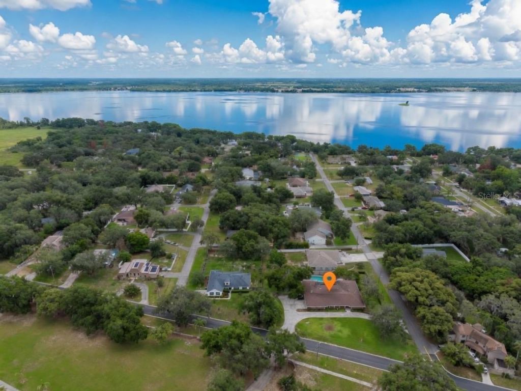 900 N Citrus Avenue, Howey in the Hills, FL 34737 Photo