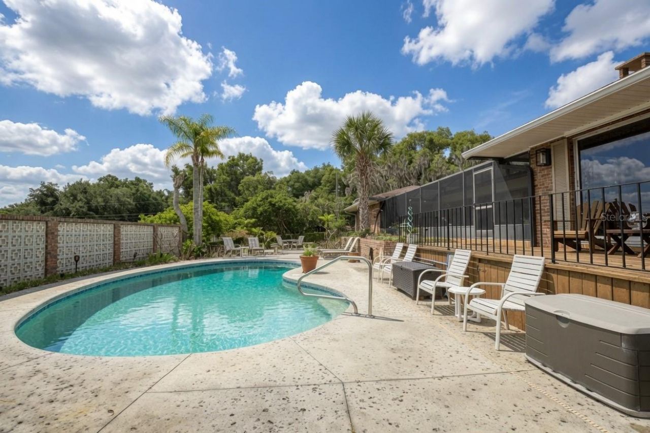 900 N Citrus Avenue, Howey in the Hills, FL 34737 Photo