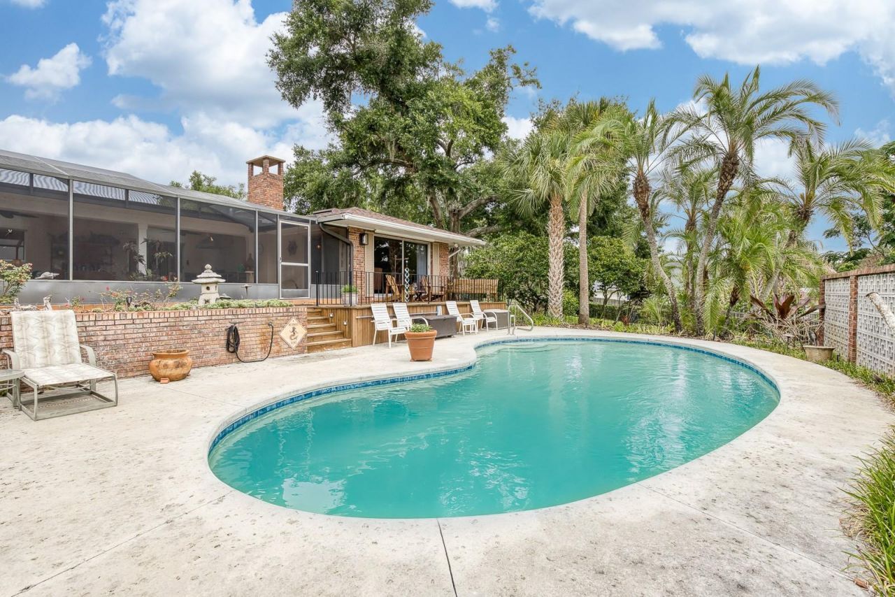 900 N Citrus Avenue, Howey in the Hills, FL 34737 Photo