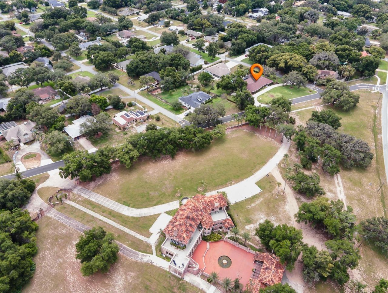 900 N Citrus Avenue, Howey in the Hills, FL 34737 Photo