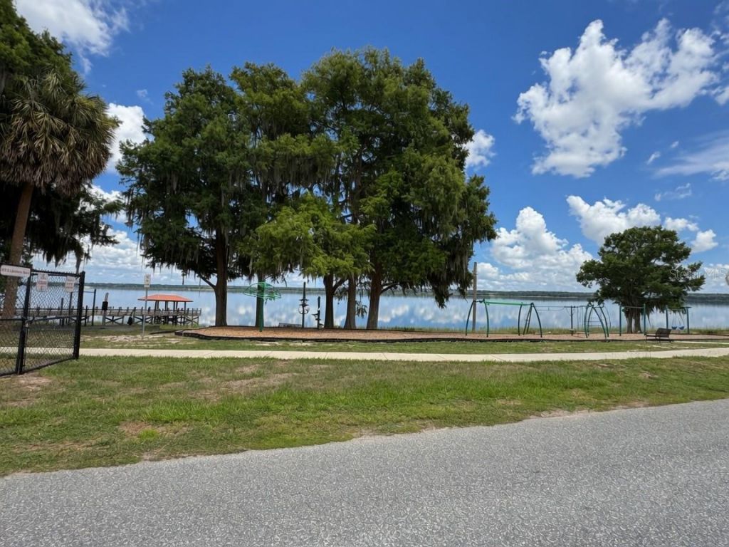 900 N Citrus Avenue, Howey in the Hills, FL 34737 Photo