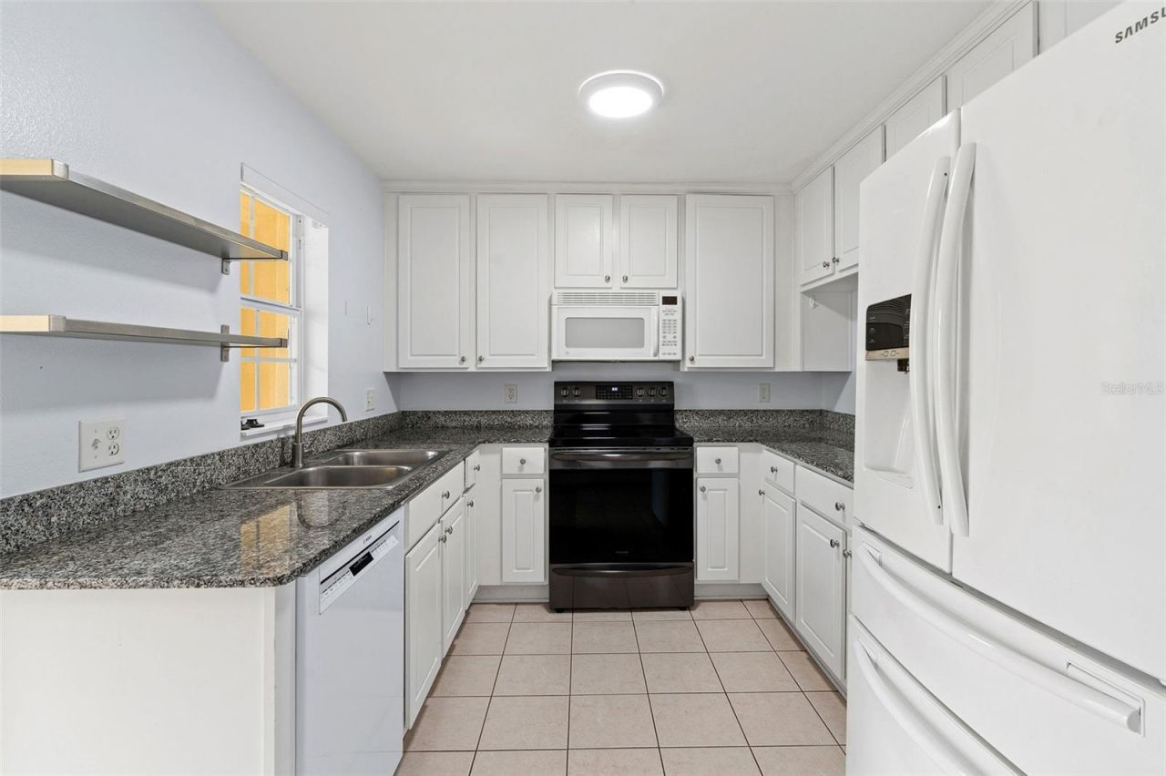 170 Coquina Bay Drive , Saint Petersburg, FL 33705 Photo