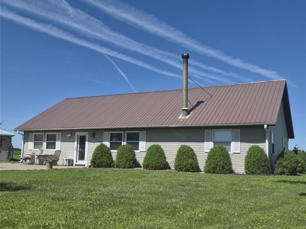 729 N 2650th, Ursa, IL 62376