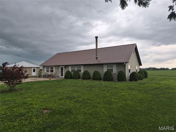 729 N 2650th , Ursa, IL 62376