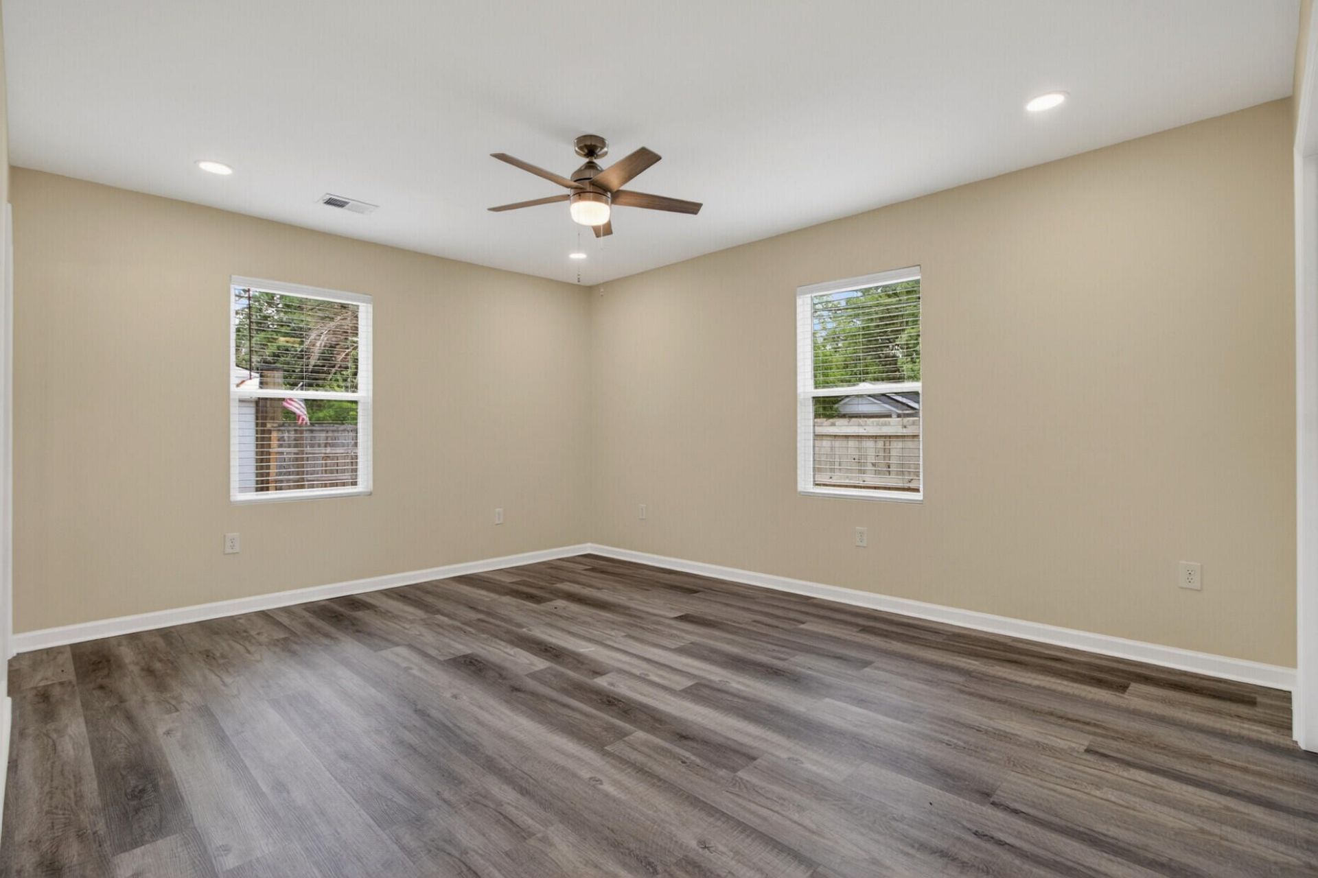 2116 Commander Road Photo 24