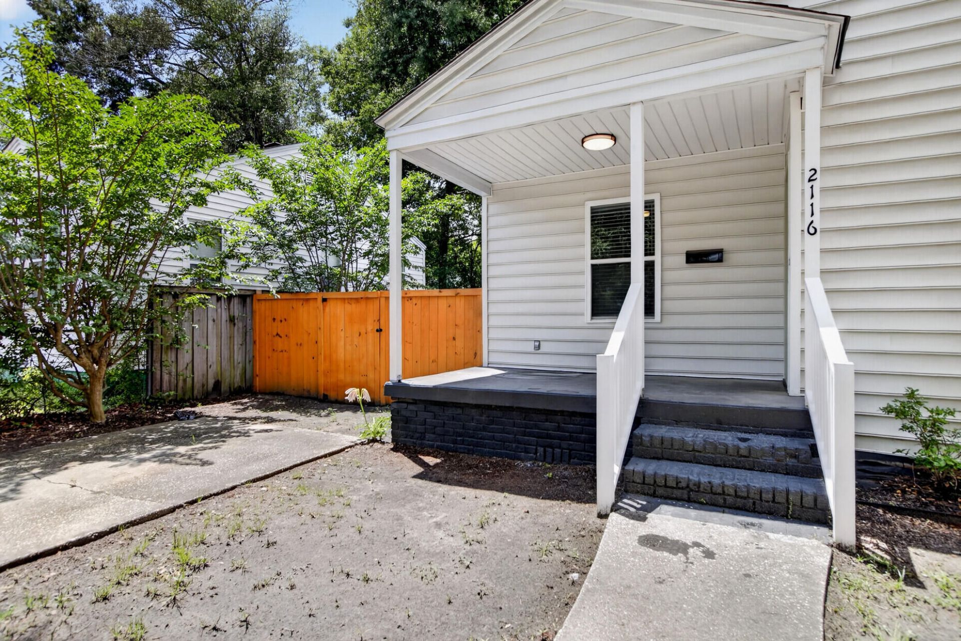 2116 Commander Road Photo 4
