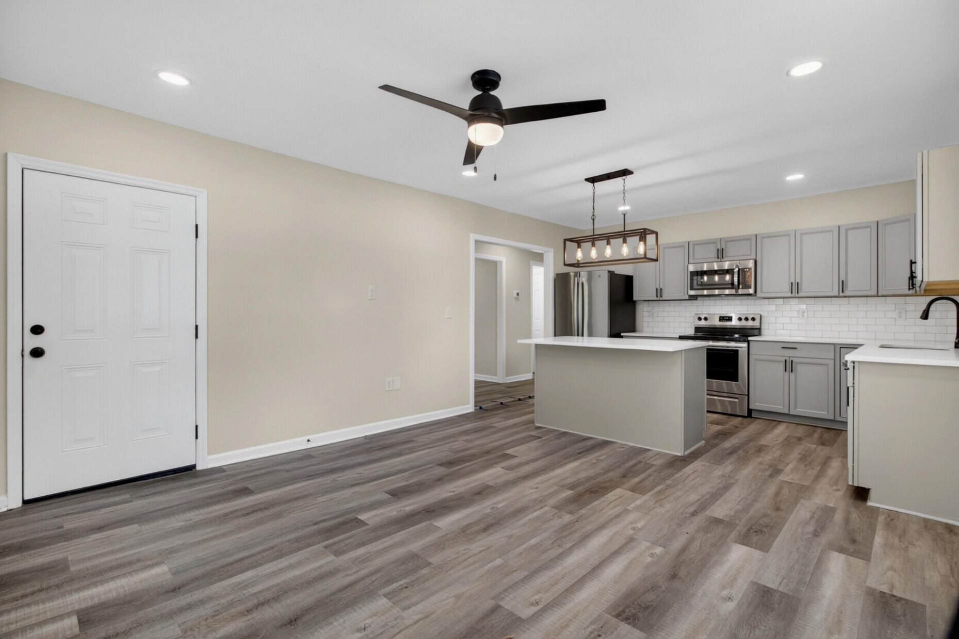 2116 Commander Road Photo 8