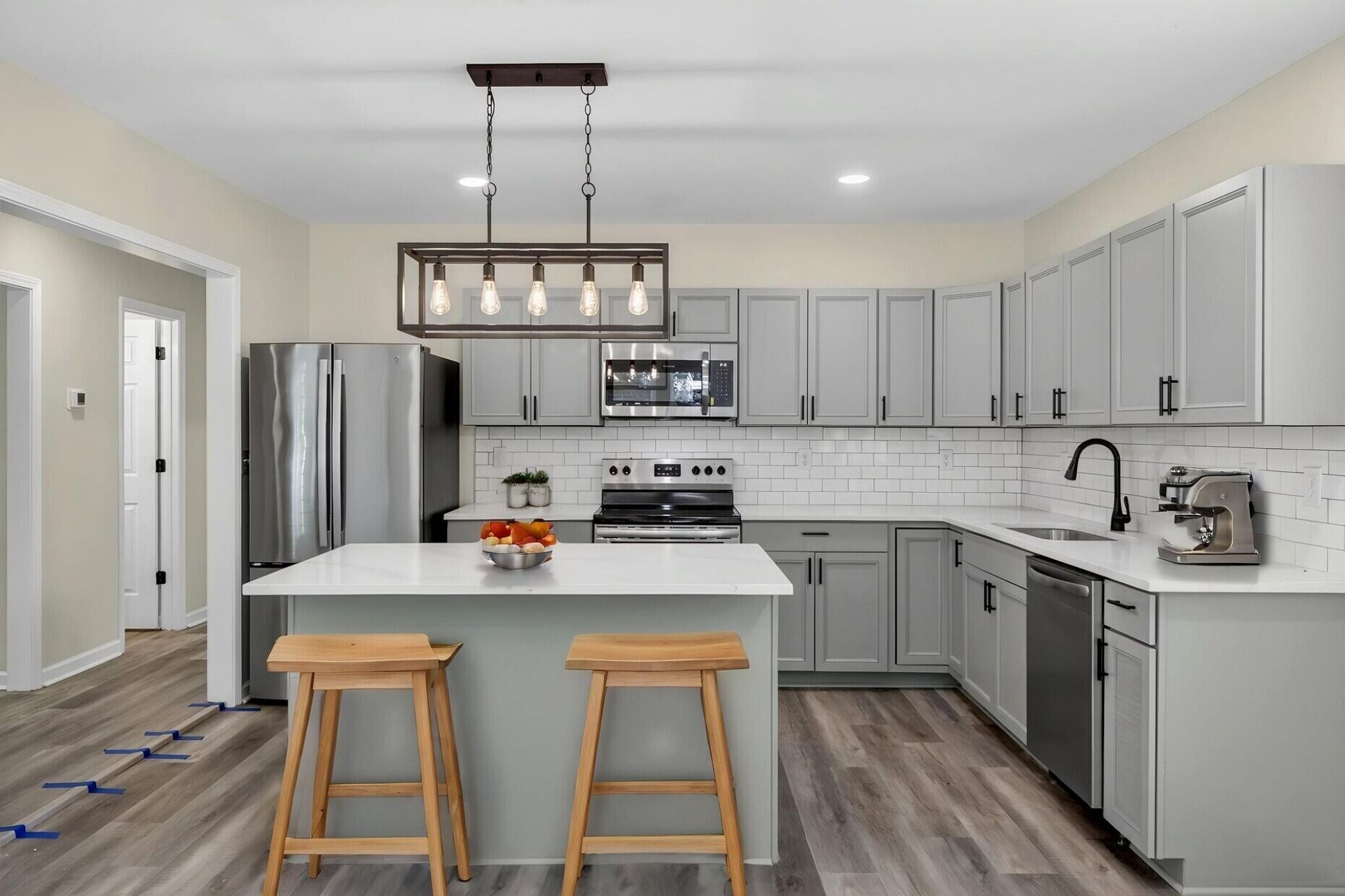 2116 Commander Road Photo 9