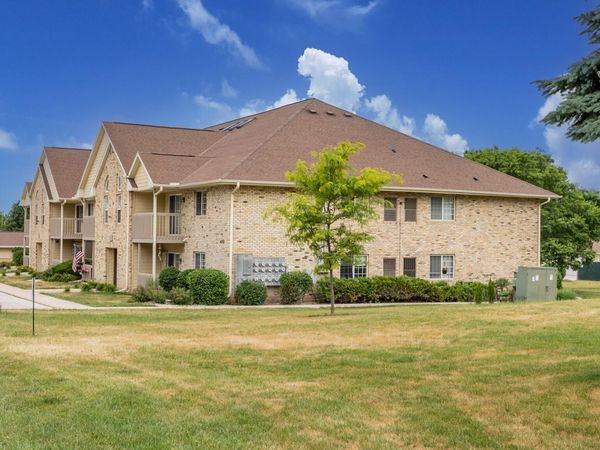 4835 Easy St, Unit 11, Delafield, WI 53029