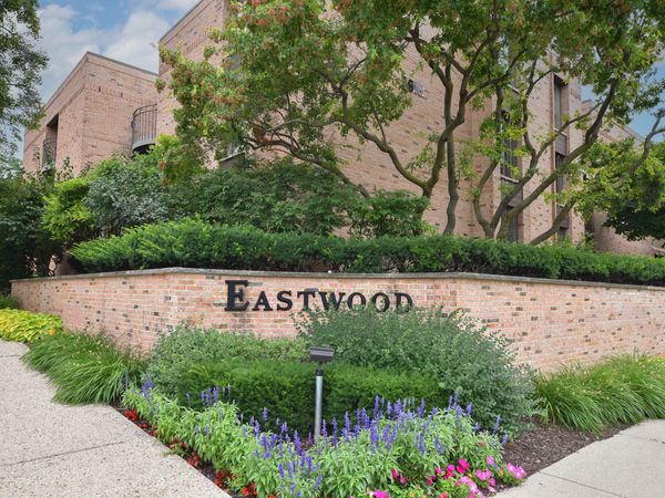 3838 N Oakland Ave, Unit 274, Shorewood, WI 53211