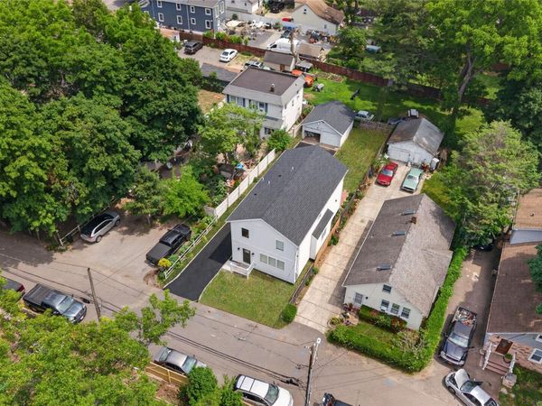 15 Grand Place, Huntington Station, NY 11746