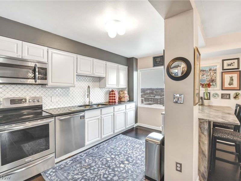 12500 Edgewater Drive , Unit 1202, Lakewood, OH 44107 Photo 10