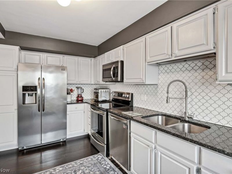 12500 Edgewater Drive , Unit 1202, Lakewood, OH 44107 Photo 13