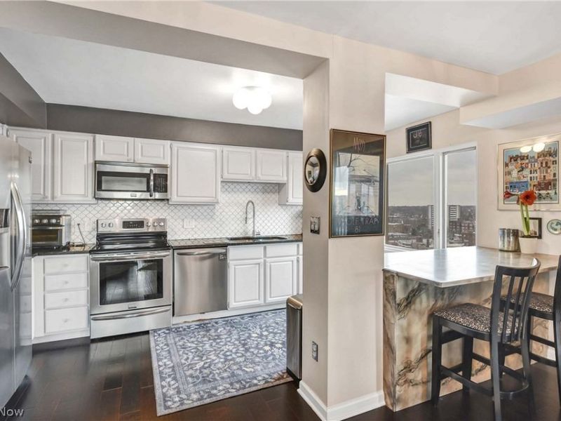 12500 Edgewater Drive , Unit 1202, Lakewood, OH 44107 Photo 9
