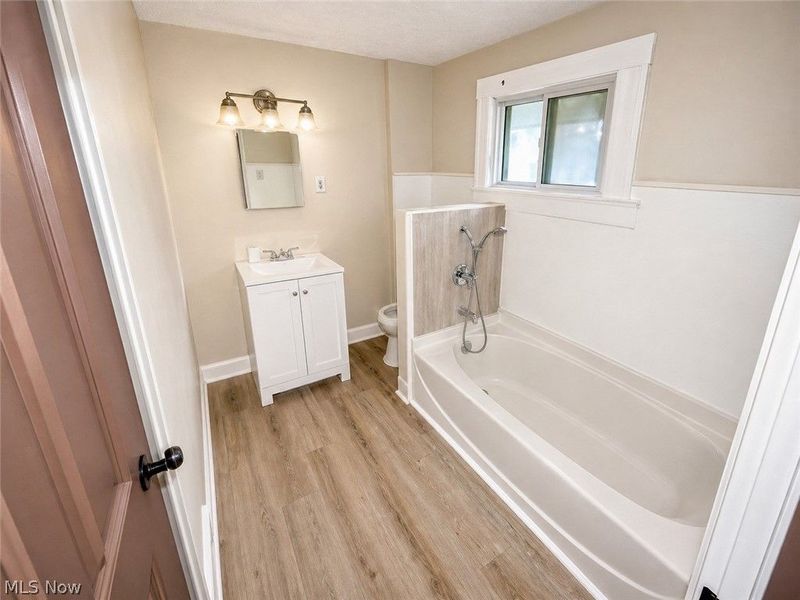 959 Cole Avenue, Akron, OH 44306 Photo 3