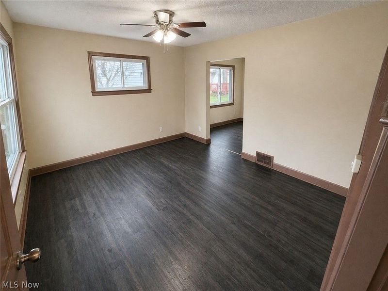 959 Cole Avenue, Akron, OH 44306 Photo 4