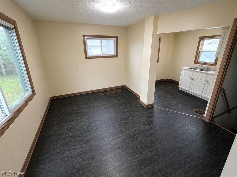 959 Cole Avenue, Akron, OH 44306 Photo 5