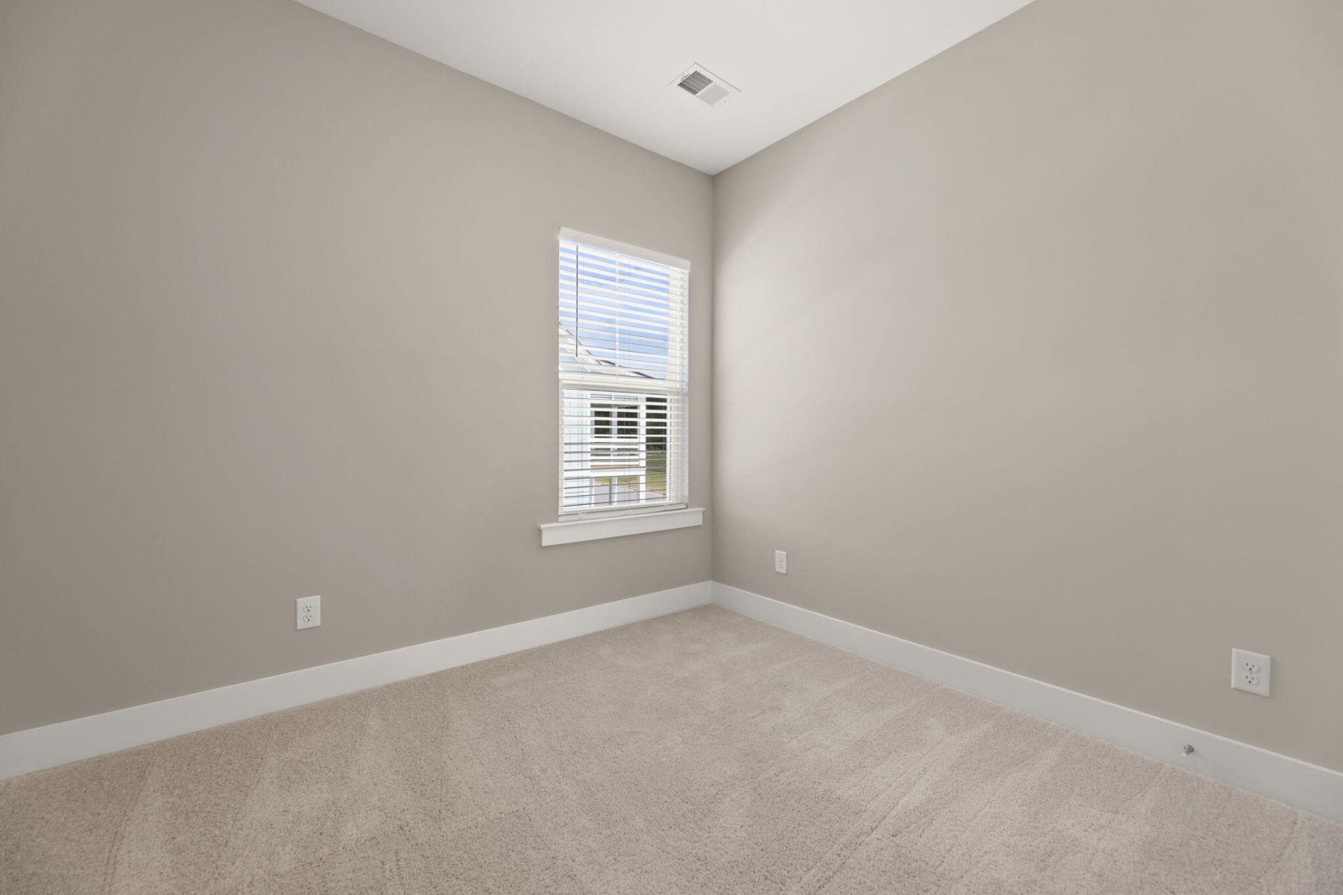 543 Rhythm Street Photo 20