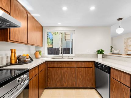 8940 Red Leaf Way, Sacramento, CA 95826 Photo