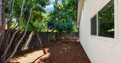 8940 Red Leaf Way, Sacramento, CA 95826 Photo