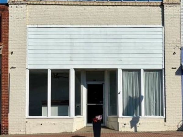 124 S Broad Street , Kenbridge, VA 23944