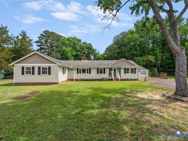 3580 King William Avenue , West Point, VA 23181