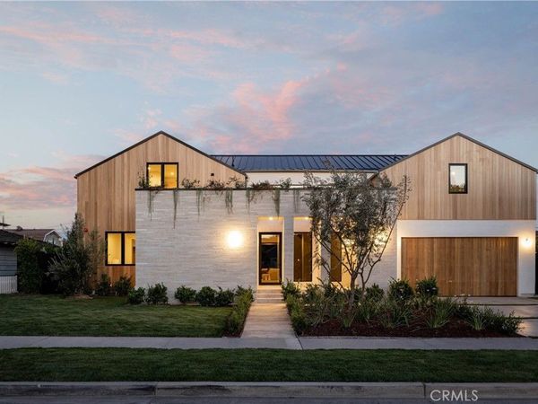 1738 Paloma Drive , Newport Beach, CA 92660