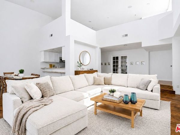 12011 Goshen Avenue, Unit 305, Los Angeles, CA 90049