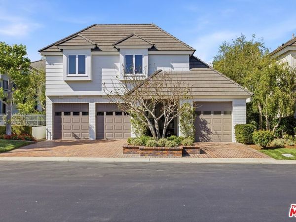 19382 Woodlands Drive, Huntington Beach, CA 92648